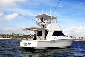 Why Get a Private Boat for Your Next Newport Fishing Charter?￼